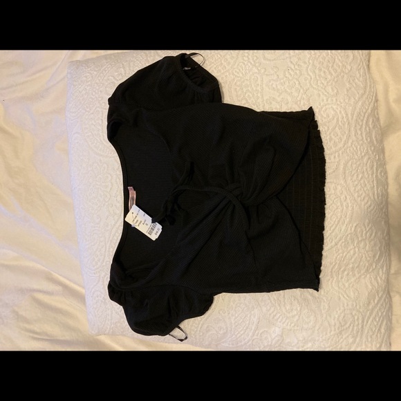 Black detailed crop from M boutique - Picture 3 of 8